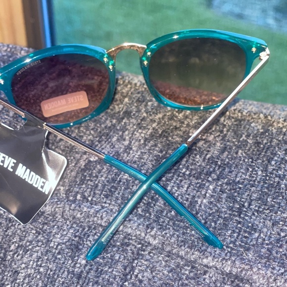 STEVE MADDEN Hot Tamales Sunglasses 52-20-141 main image 10